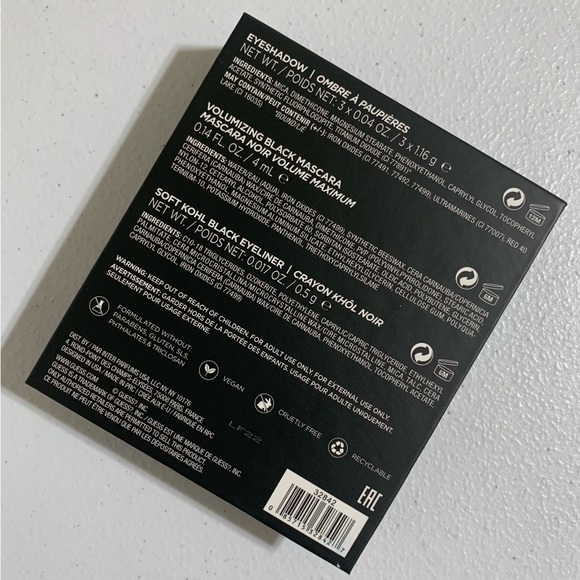 Guess ‘Smokey’ Eye Mini Look Book Makeup Set-New - Picture 6 of 9